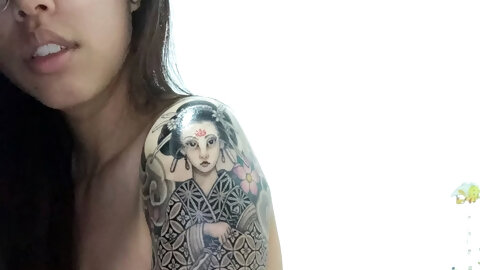 I've finally completed my geisha half sleeve! It's been quite a ride :)